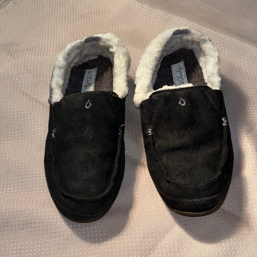 Olukai Black Suede Slip-On Slippers, Wool Insoles, Lamb’s wool, Size 7, VGUC